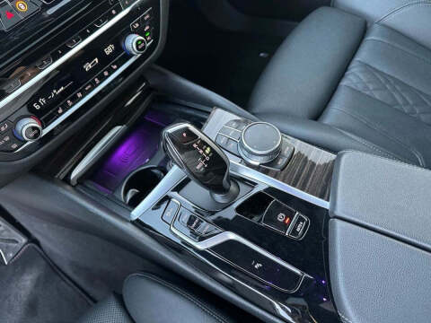 2021 BMW 5 Series 530i