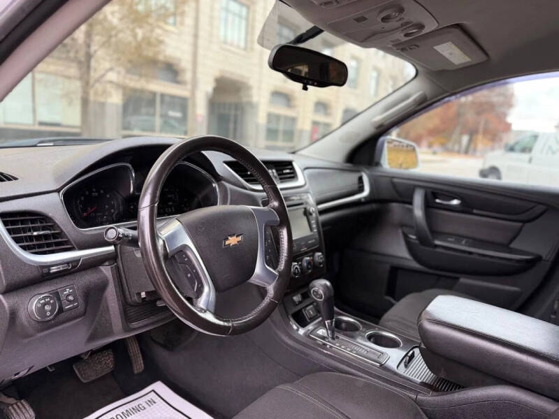 2017 Chevrolet Traverse LT