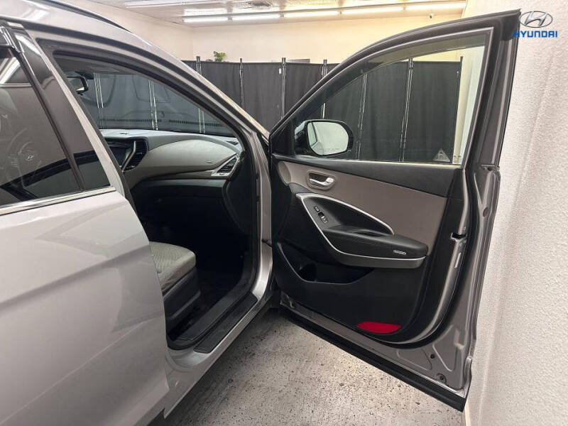 2018 Hyundai Santa Fe SE