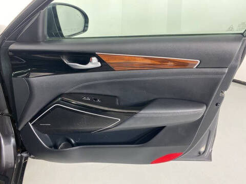 2018 Kia Cadenza Technology