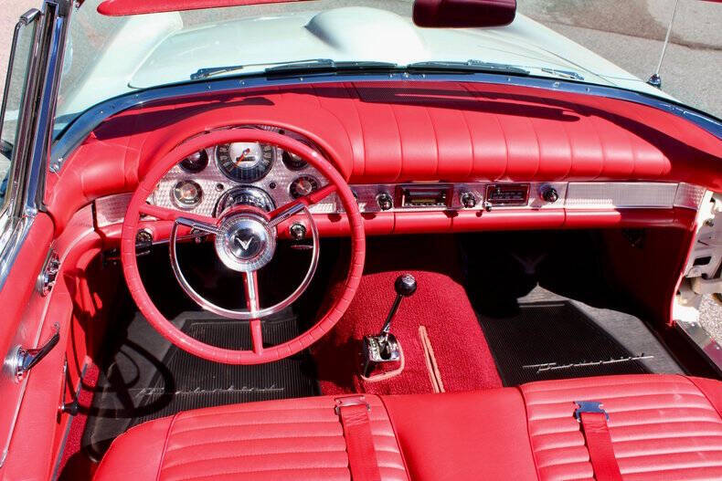 1957 Ford Thunderbird