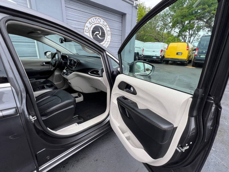 2020 Chrysler Pacifica Touring L