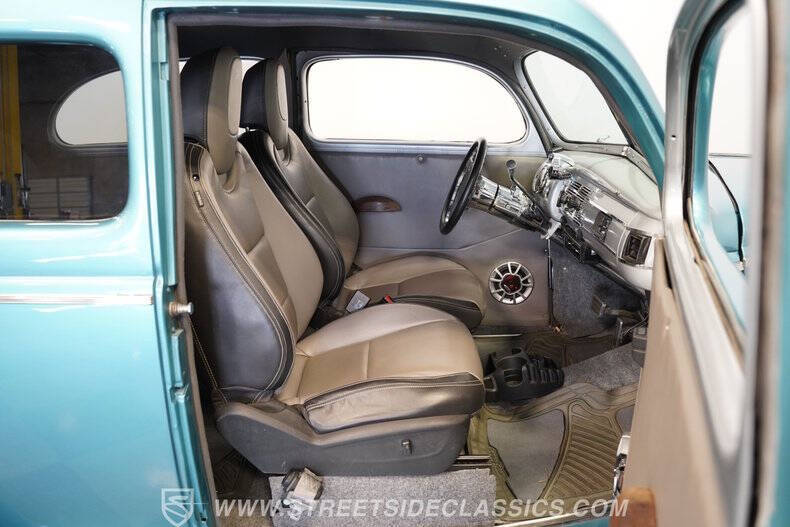 1940 Ford Deluxe