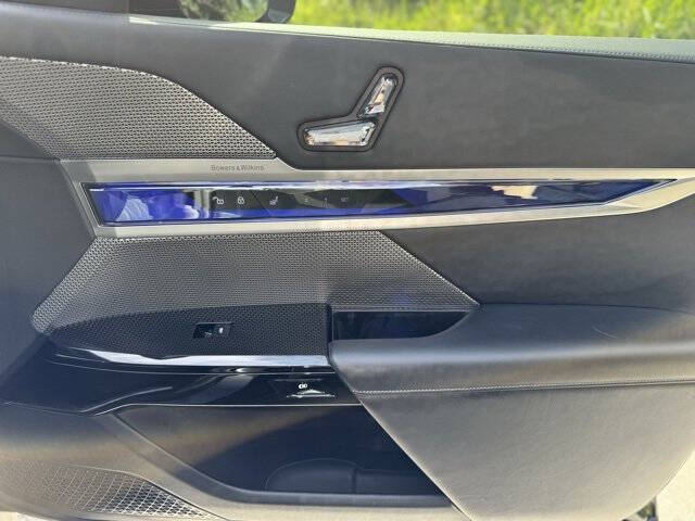 2024 BMW 7 Series 750e xDrive