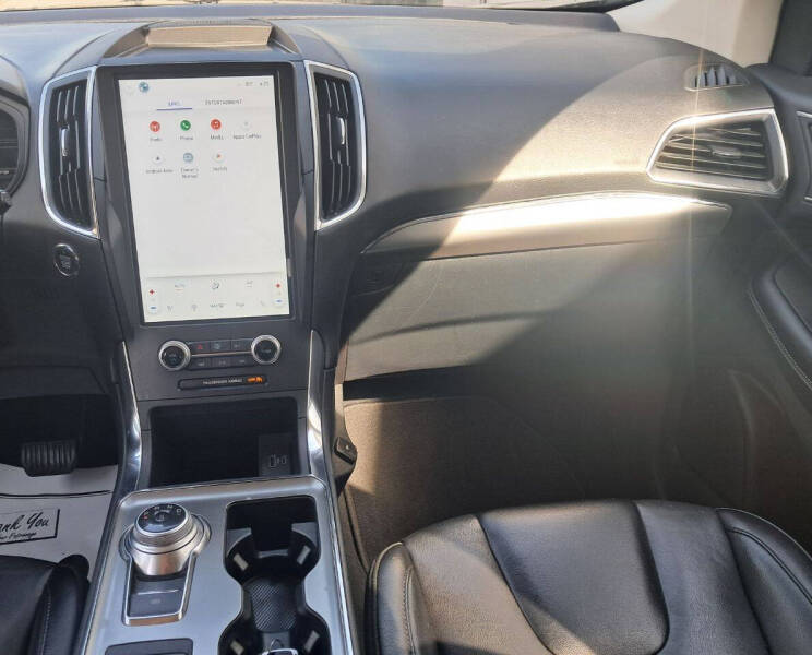 2022 Ford Edge Titanium