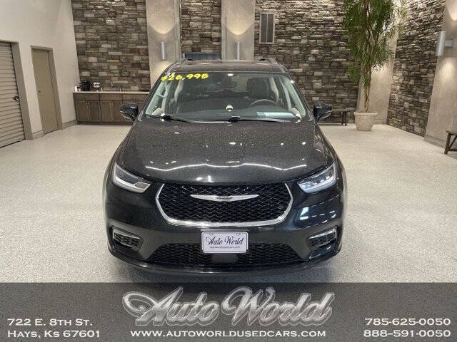 2022 Chrysler Pacifica Touring L