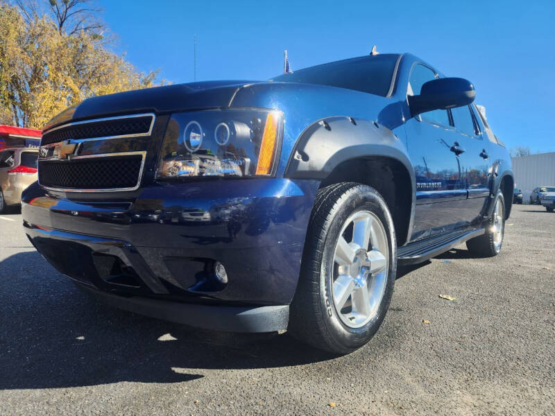 2007 Chevrolet Avalanche for sale at Superior Auto in Selma NC