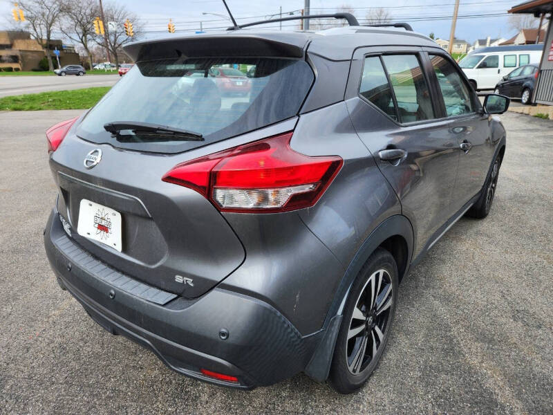 2020 Nissan Kicks SR
