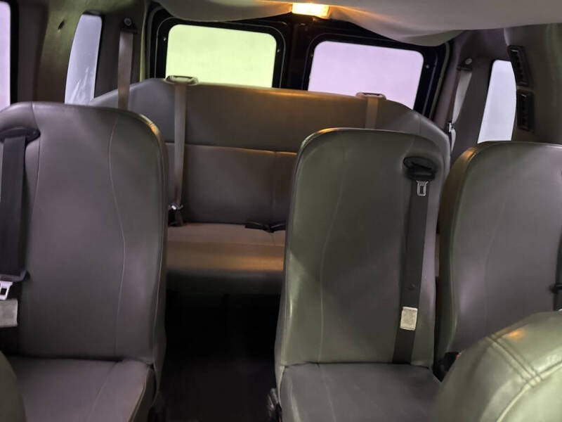 2013 Ford E-Series E-350 SD