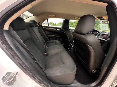 2019 Chrysler 300 Touring