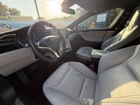 2016 Tesla Model S 70D
