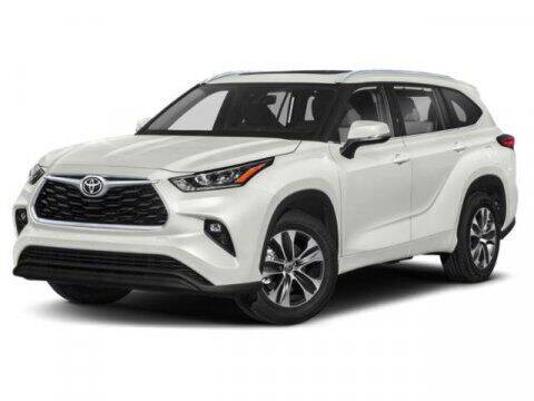 2021 Toyota Highlander for sale at Crown Automotive of Lawrence Kansas in Lawrence KS