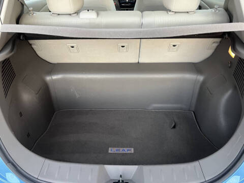 2011 Nissan LEAF SV