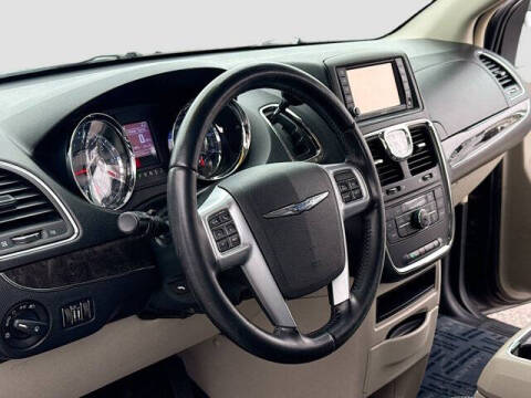 2012 Chrysler Town and Country Touring