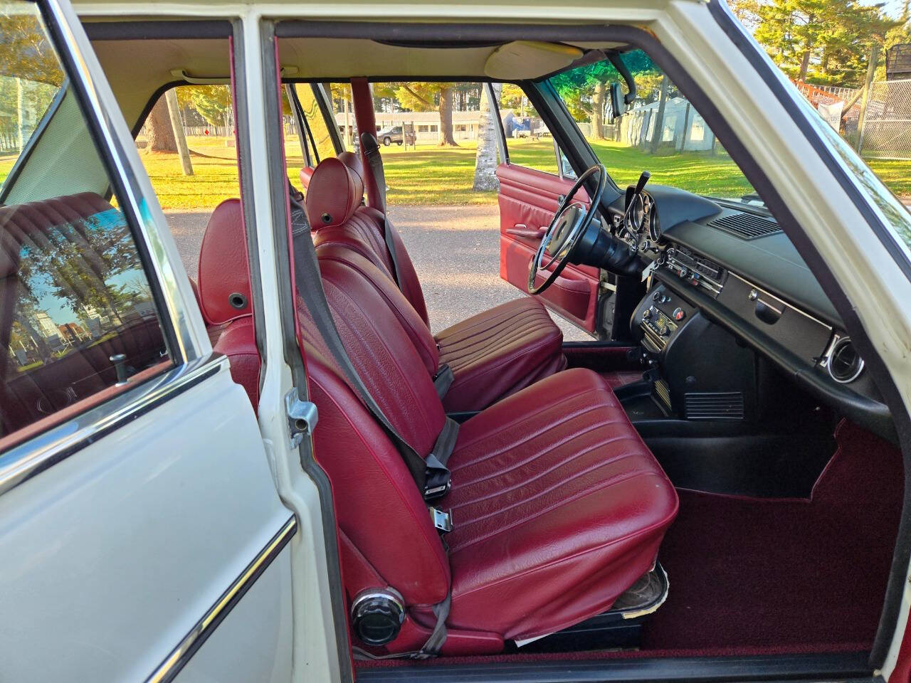 1972 Mercedes-Benz 220 150