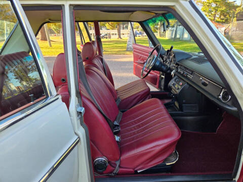 1972 Mercedes-Benz 220