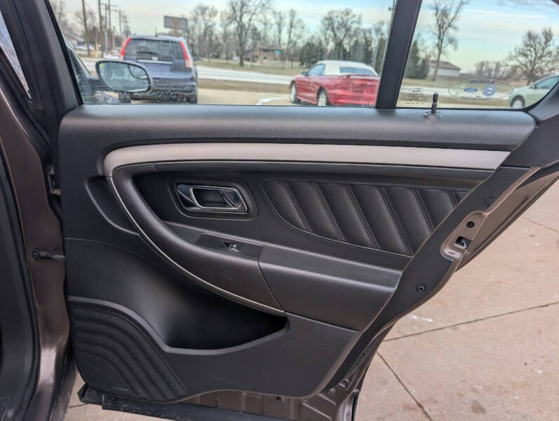 2016 Ford Taurus SEL