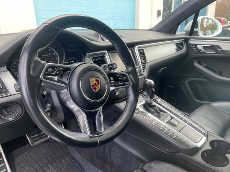 2016 Porsche Macan Turbo