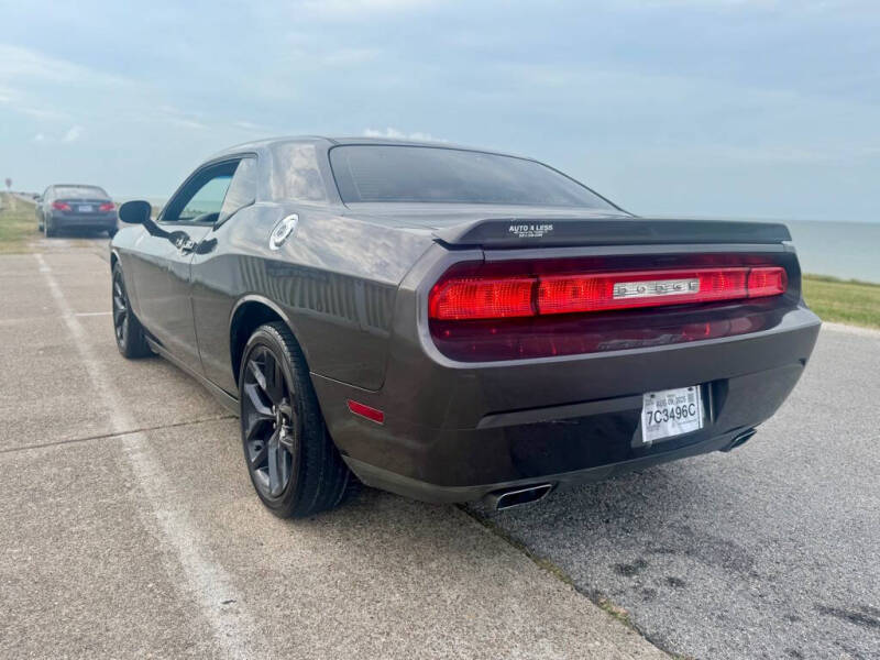 2013 Dodge Challenger SXT