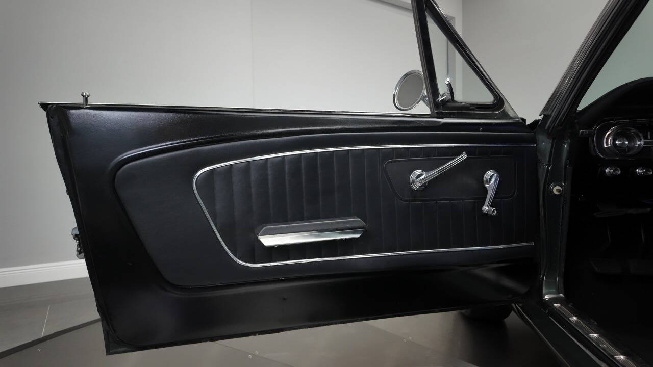 1965 Ford Mustang 46