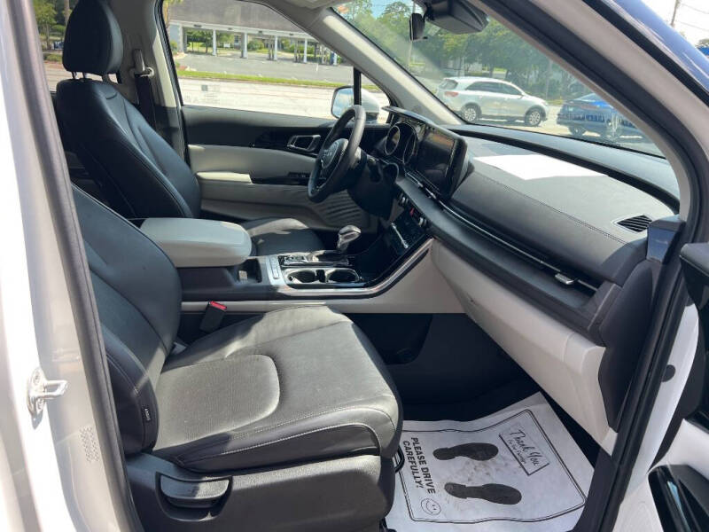 2024 Kia Carnival EX
