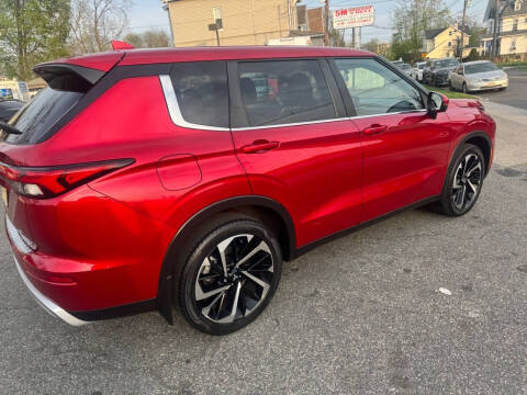2023 Mitsubishi Outlander SE