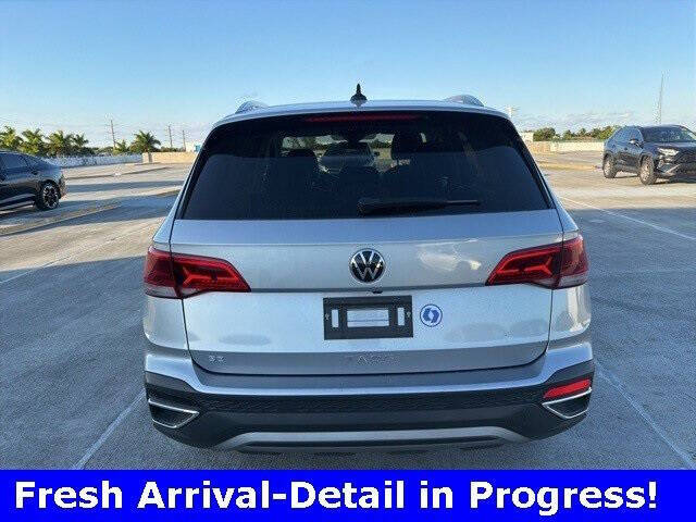 2024 Volkswagen Taos SE