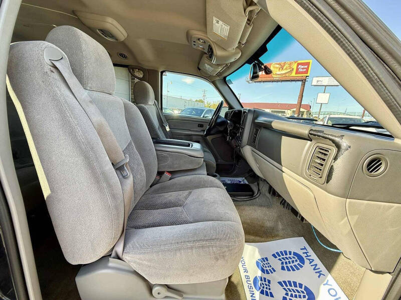 2004 Chevrolet Tahoe LS