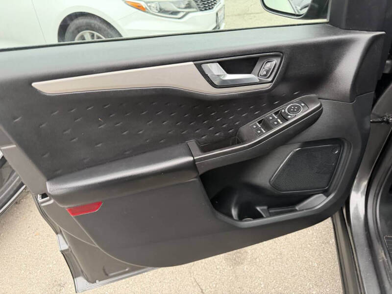 2020 Ford Escape Hybrid SE Sport