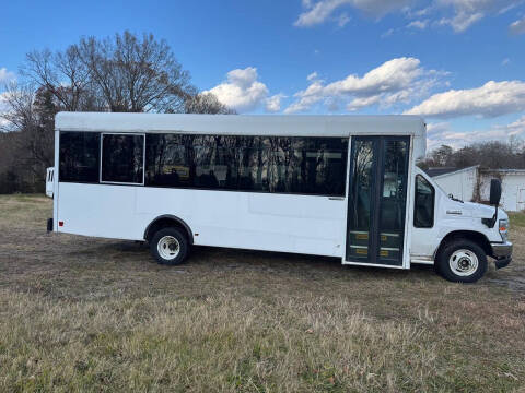 2017 Ford E-Series E-450 SD