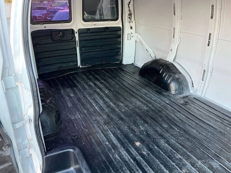 2022 GMC Savana 2500