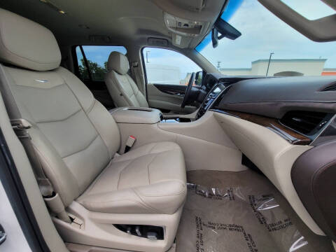 2017 Cadillac Escalade Standard