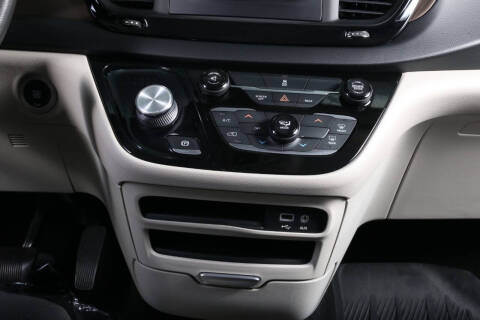 2017 Chrysler Pacifica LX