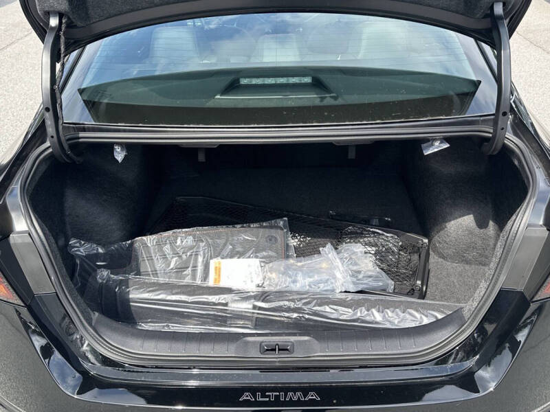 2025 Nissan Altima 2.5 SR