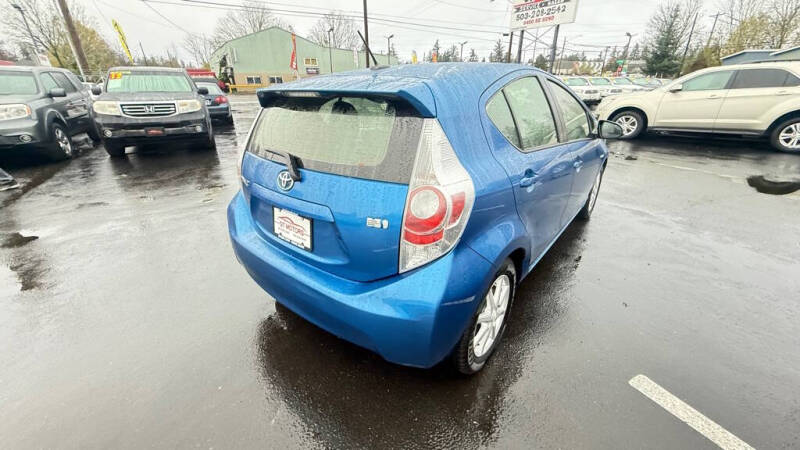 2014 Toyota Prius c Four