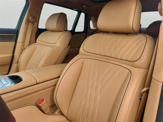 2025 Genesis G90 3.5T e-Supercharger