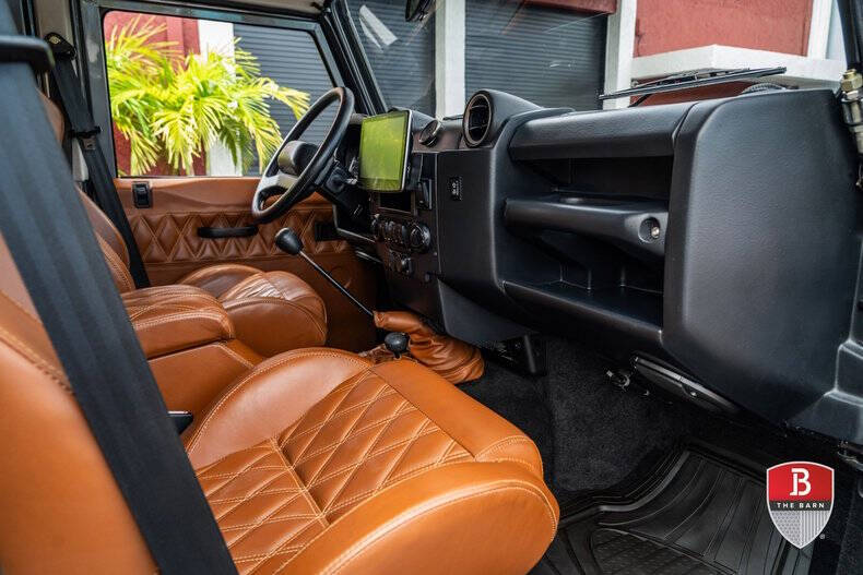 1987 Land Rover Defender