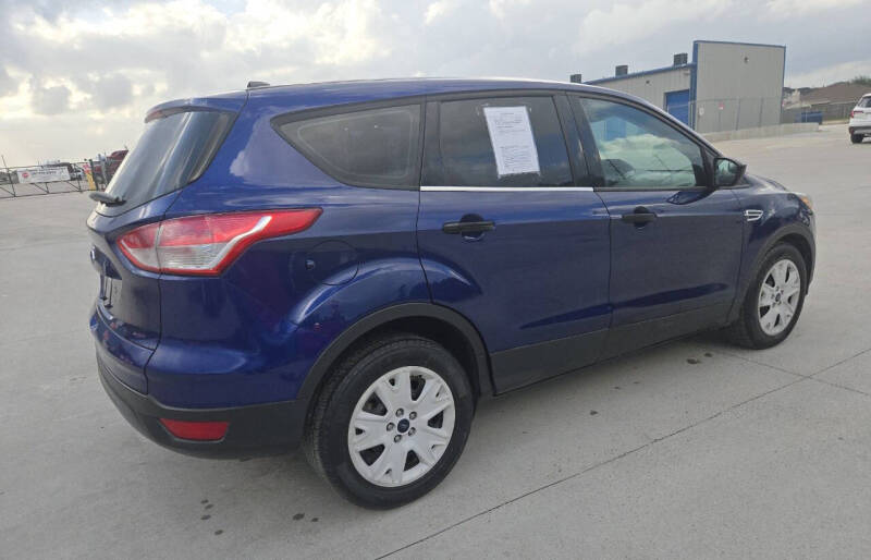 2016 Ford Escape S photo 17