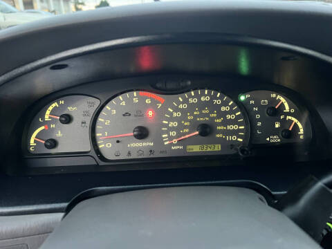 2003 Toyota Sequoia SR5