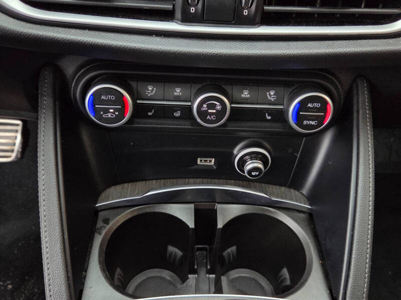 2022 Alfa Romeo Stelvio Ti