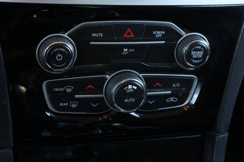 2023 Chrysler 300 Touring