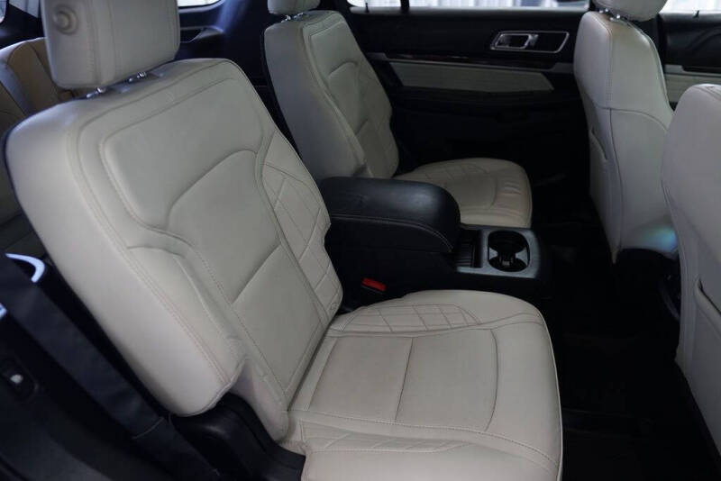 2017 Ford Explorer Platinum