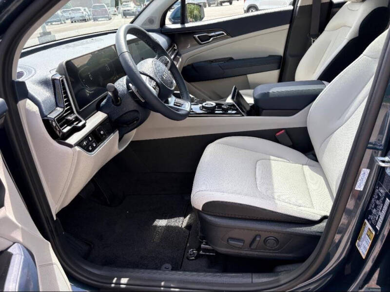 2025 Kia Sportage Hybrid EX