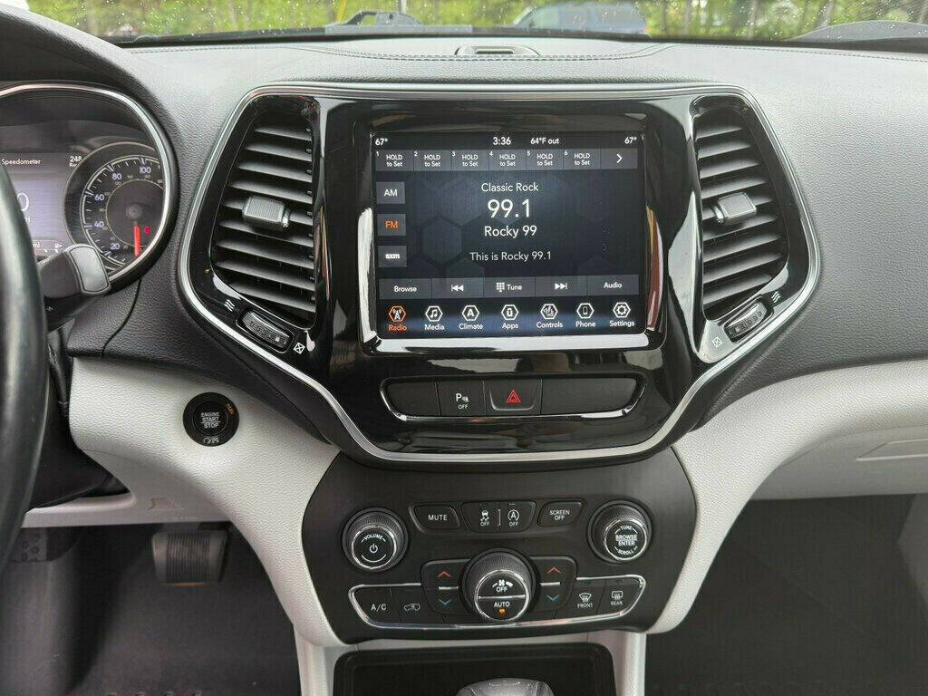 2019 Jeep Cherokee 29