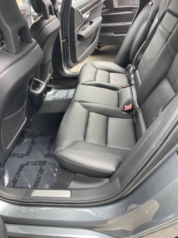 2017 Volvo S90 T5 Momentum