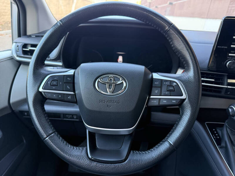 2021 Toyota Sienna XLE 7-Passenger