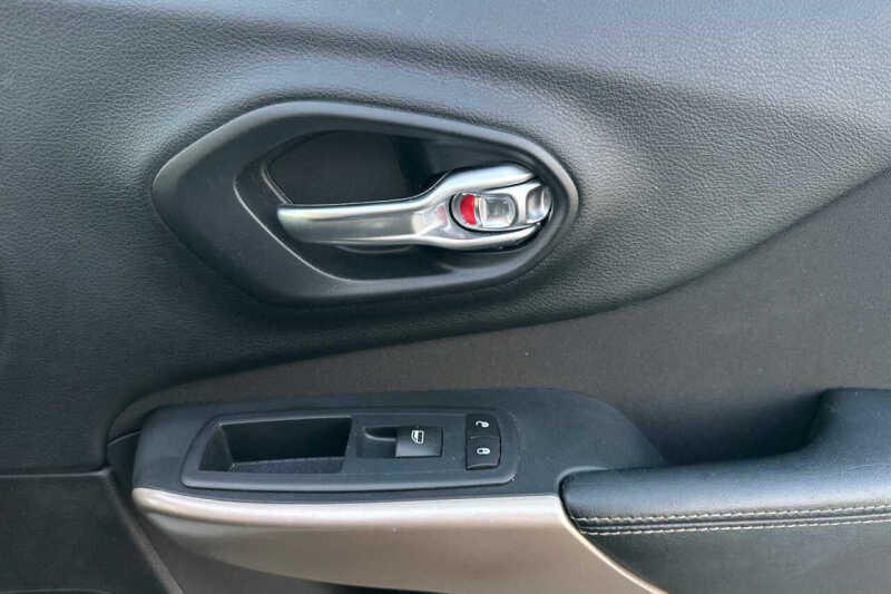 2017 Jeep Cherokee Sport Altitude