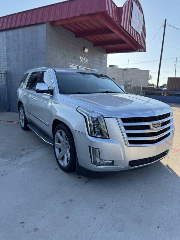 2016 Cadillac Escalade Luxury Collection