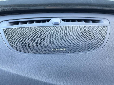 2020 Volvo XC90 T6 Momentum 6-Passenger