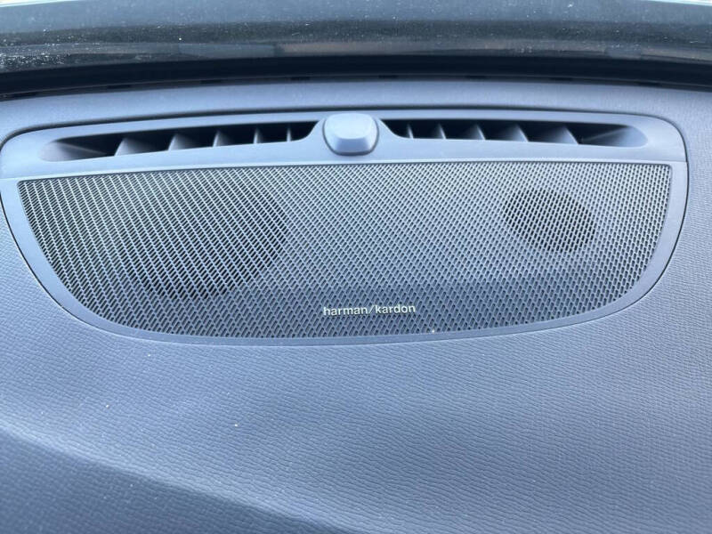 2020 Volvo XC90 T6 Momentum 6-Passenger